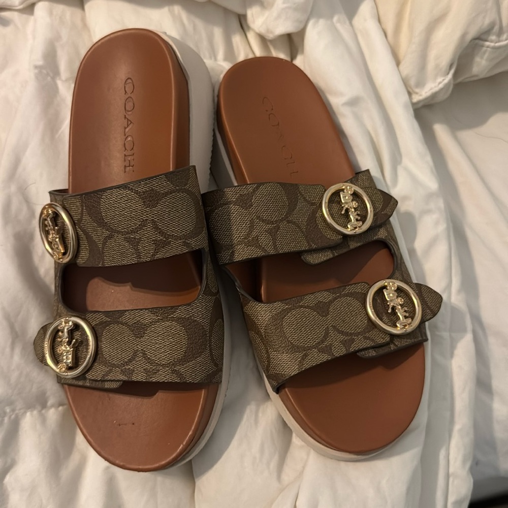 Coach Slide slightly used size 6B